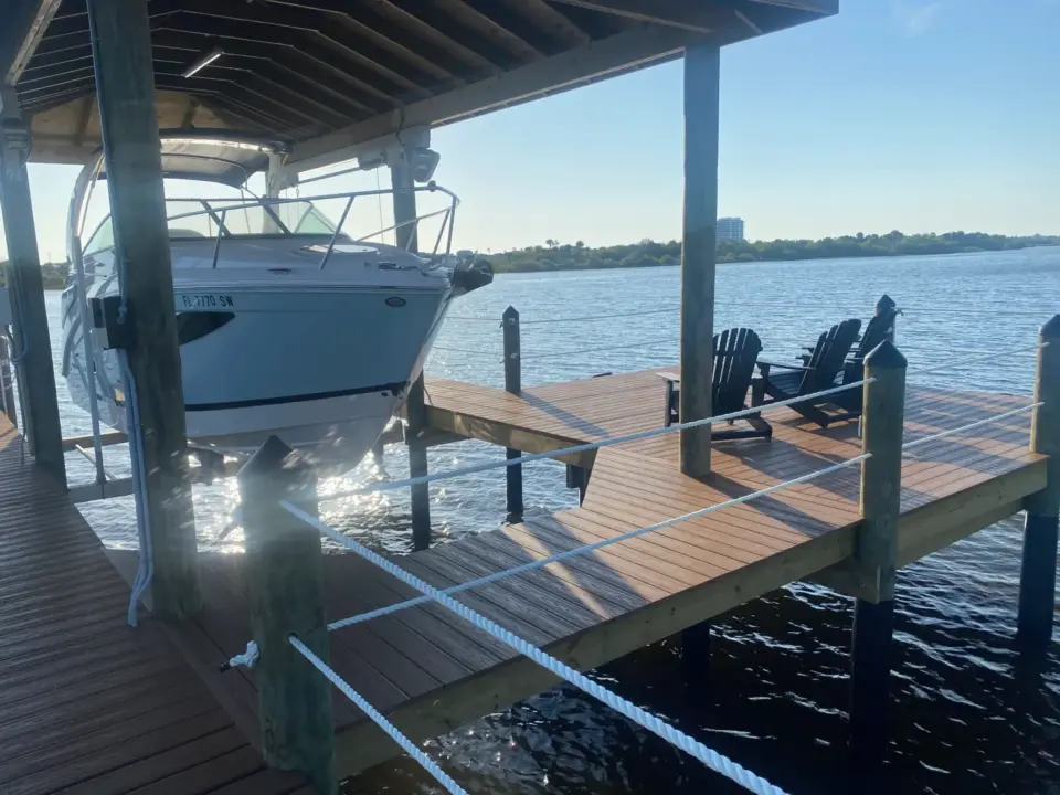 Maritime boatlift service