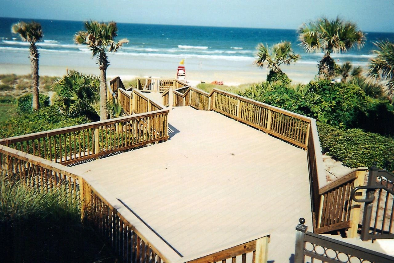 Maritime dock and deck