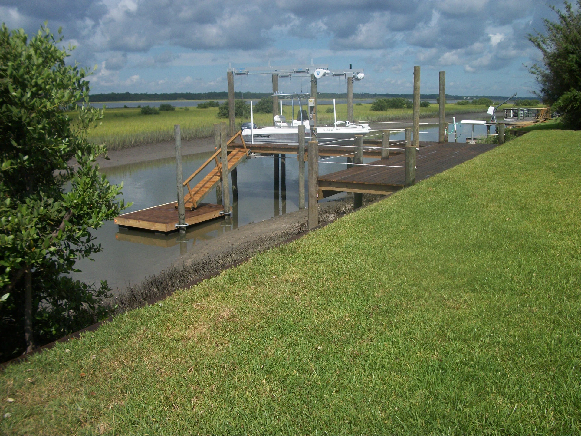 Maritime dock and drck